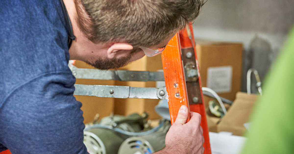 Do Ladders Need to Be Inspected: Essential Safety Guidelines